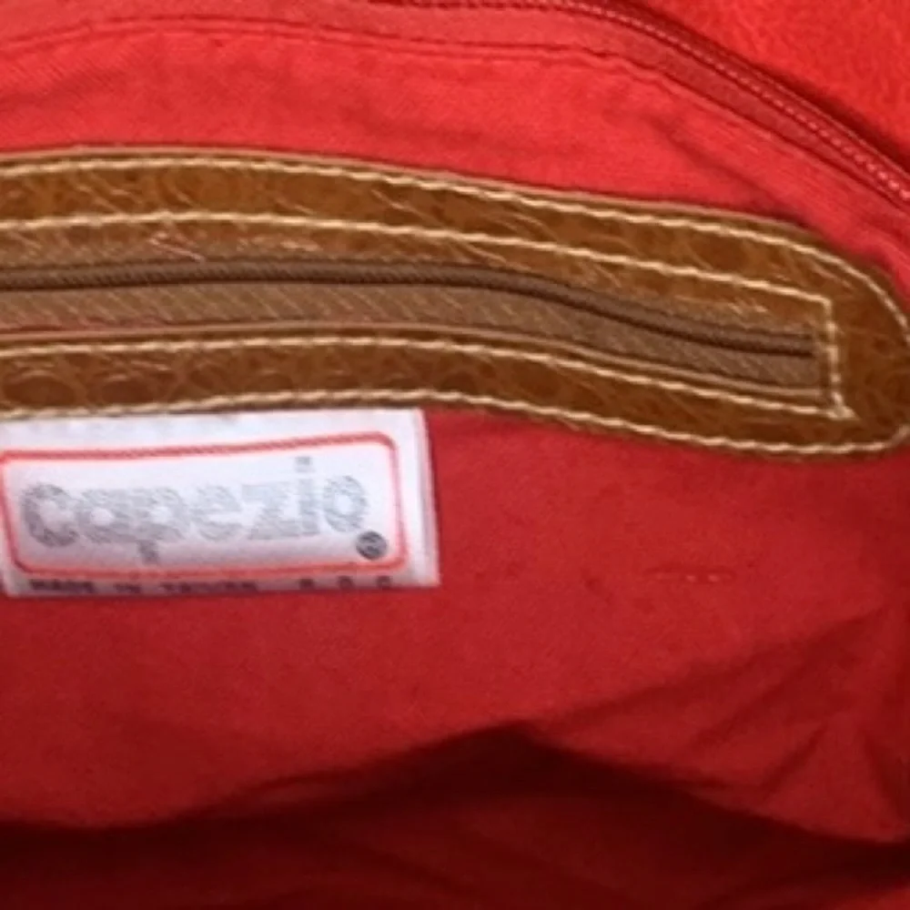 Vintage Y2K Capezio Cherry Red Large Convertible Crossbody Bag - Picture 9 of 12
